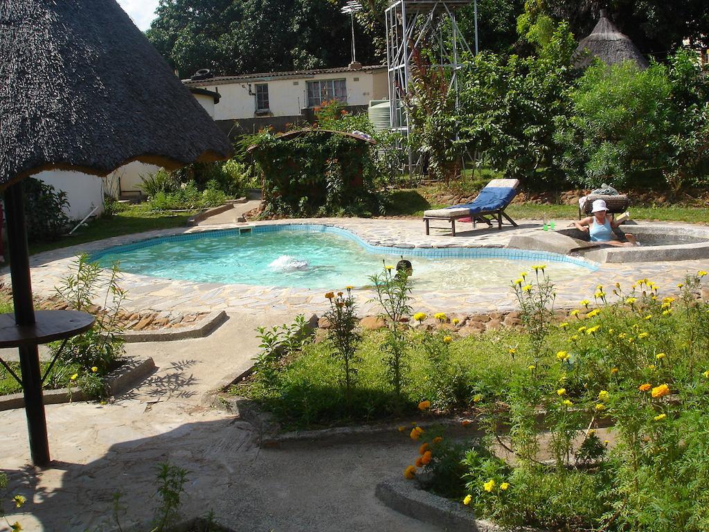 The Stone Guest House ลิฟวิงสโตน ภายนอก รูปภาพ