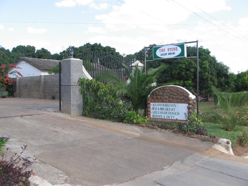 The Stone Guest House ลิฟวิงสโตน ภายนอก รูปภาพ