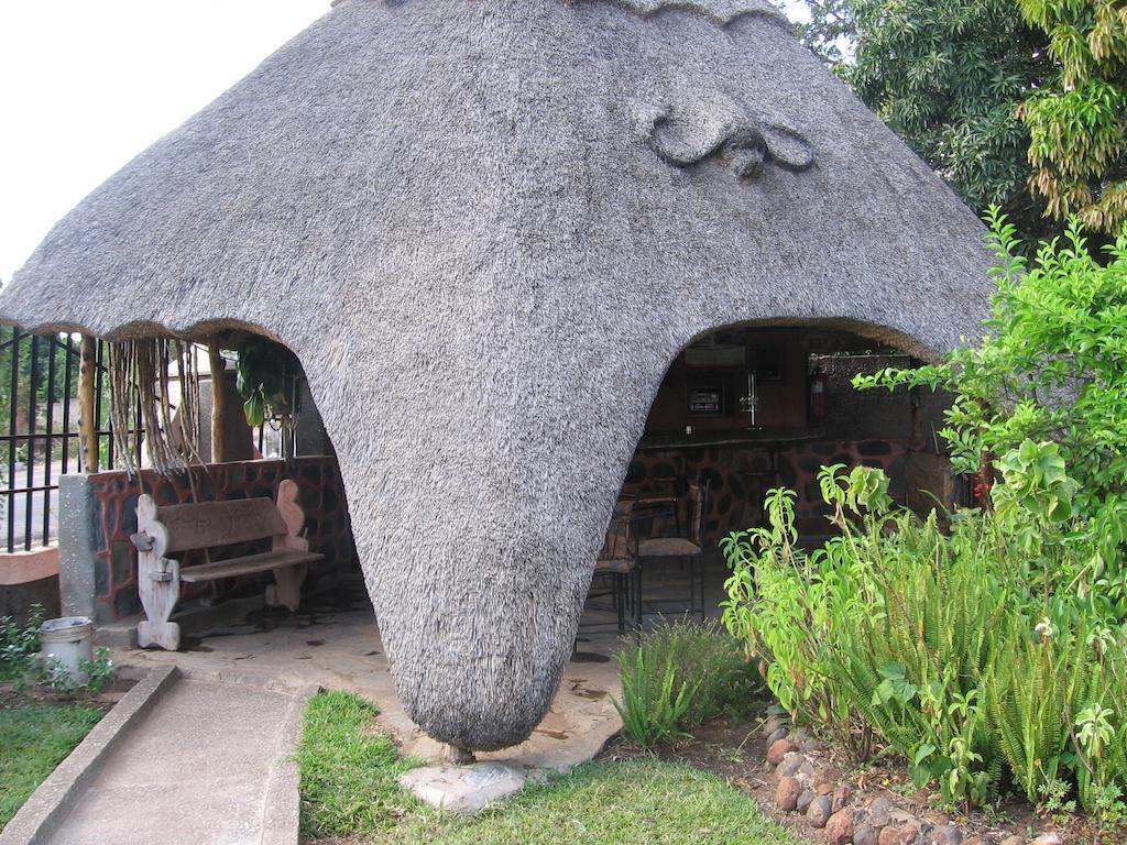 The Stone Guest House ลิฟวิงสโตน ภายนอก รูปภาพ